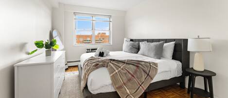 2 bedrooms, iron/ironing board, free WiFi