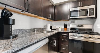 Beautiful 2BR Next to BU 4787