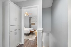 2 bedrooms, desk, iron/ironing board, free WiFi