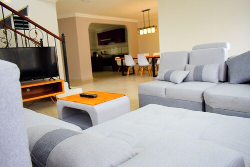 Your 4 Bedrooms Home Away from Home