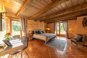 Romantic Double Room (Céleste) | Free WiFi, bed sheets - L'Orée du Ciel (Mouzieys-Panens)