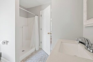Towels, soap, shampoo, toilet paper