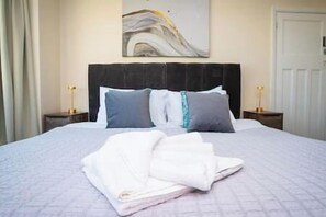 3 bedrooms, iron/ironing board, free WiFi - Haven House, a beautiful place and view! (Bath and North East Somerset)