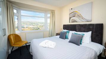 3 bedrooms, iron/ironing board, free WiFi