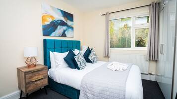 3 bedrooms, iron/ironing board, free WiFi