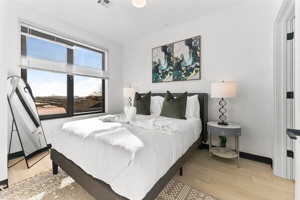 2 bedrooms, iron/ironing board, Internet, bed sheets