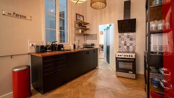 Fridge, microwave, oven, coffee/tea maker