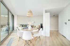 Apartment | Dining