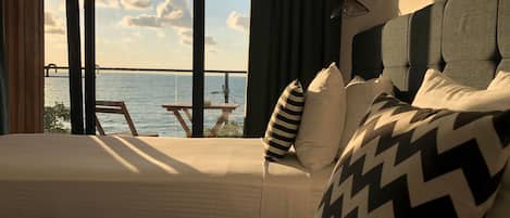 Comfort Twin Room, Balcony, Sea View | Langsir/tirai gelap terus, kalis bunyi, seterika/papan seterika