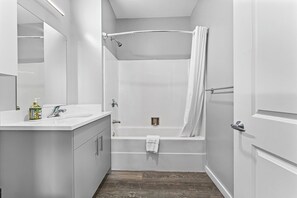 Hair dryer, towels - Pleasant 1BR Near Encore Boston ofsf (Everett)
