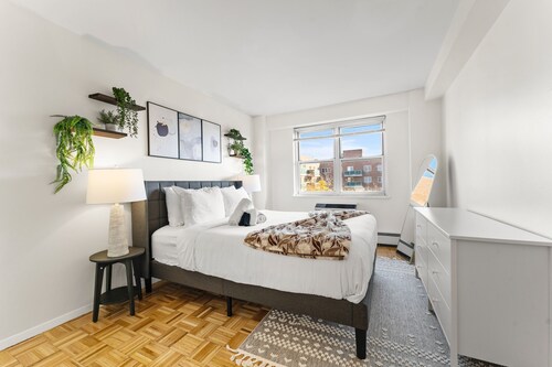 Nice 2bd/1.5ba Next to BU 9394