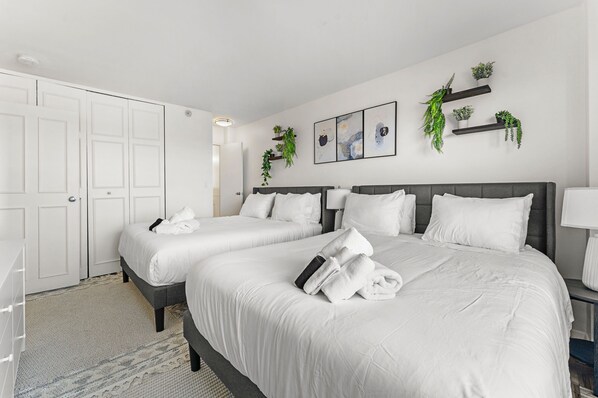 2 bedrooms, iron/ironing board, free WiFi - Beautiful 2bd/1.5ba Next to BU 9195 (Boston)