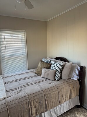1 bedroom, iron/ironing board, WiFi, bed sheets