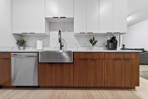 Fridge, oven, stovetop, dishwasher - Luxury 1BR Close to Boston 5697 (Everett)