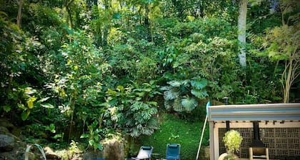 Container house in the forest just 10 km from the most beautiful beaches in Rio!