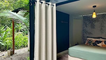 2 habitaciones, escritorio, tabla de planchar con plancha y wifi gratis