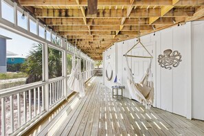 Property grounds - Feeling Octomystic - Grayton, Heated Pool, Golf Cart + Bikes, Pet Friendly! (Grayton Beach)