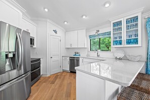 Dishwasher, dining tables - Feeling Octomystic - Grayton, Heated Pool, Golf Cart + Bikes, Pet Friendly! (Grayton Beach)