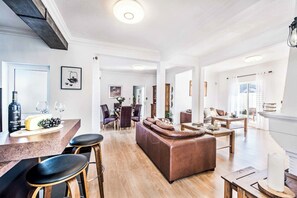 Smart-TV, Tischtennisplatte