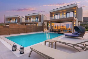 Et oppvarmet basseng