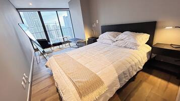 2 bedrooms, desk, iron/ironing board, WiFi