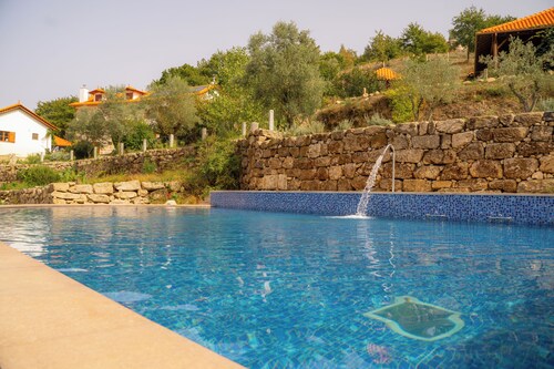 Stunning 10 bedroom quinta, sleeps 20 escape to nature for the perfect getaway.