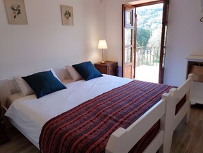 10 soverom, strykejern/-brett, wi-fi og sengetøy