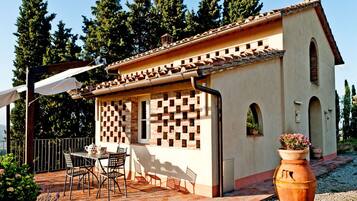 House | 2 bedrooms, individually furnished