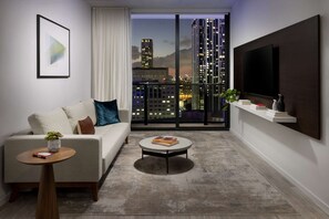 TV - Luxury & Location | The Elser Miami Experience (Miami)