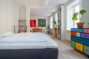 1 bedroom, WiFi, bed sheets