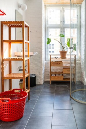 Interior - Scandi Quirk: Hip Location & Raw Charm (København)
