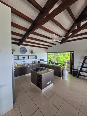 Oven, stovetop, paper towels - Kas Bientu -
Ocean View, Private Pool, 4 bed, Gated Parking (Kralendijk)