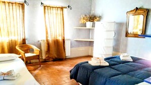 House | 1 bedroom, bed sheets - Apartment Near Lake Trasimeno With Pool (Castiglione del Lago)