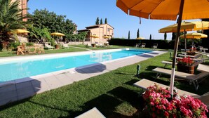 House | Pool | Outdoor pool - Apartment Near Lake Trasimeno With Pool (Castiglione del Lago)
