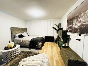 2 chambres, fer et planche à repasser, Wi-Fi, draps fournis