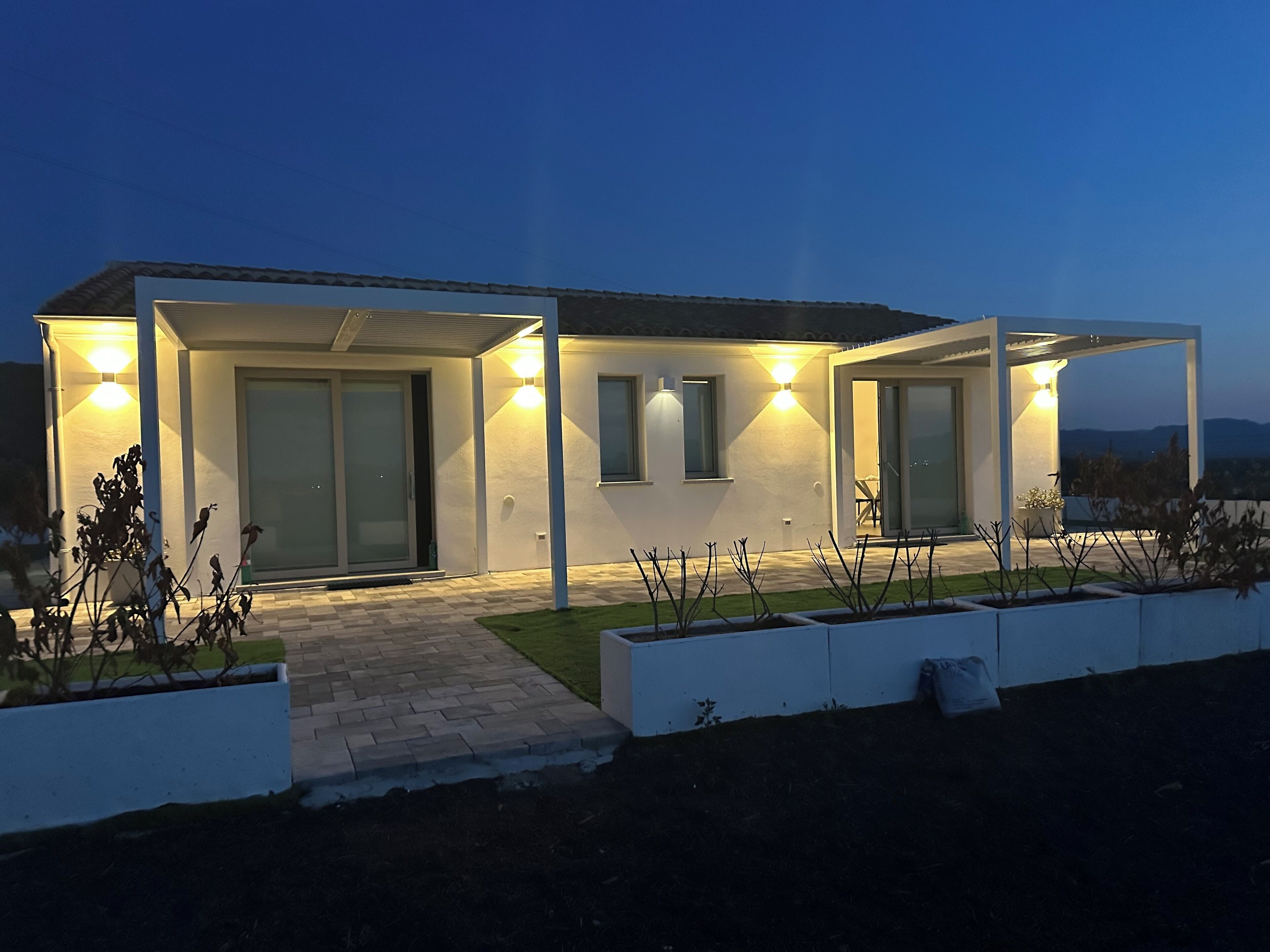 المنشأة من الخارج