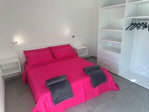 1 bedroom, in-room safe, iron/ironing board, free WiFi