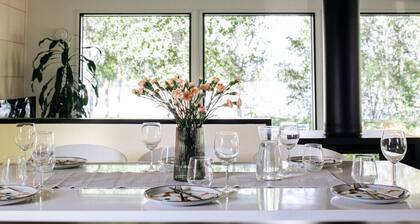 Come in! "Villa Haikka" Luxury house for 16 people by the lake in Pirkkala!