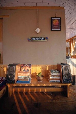 Lobby - The Mountain Childs Stay (Manali)