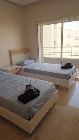 2 bedrooms, iron/ironing board, free WiFi, bed sheets. Elegant apartment with pool in the heart of Agadir