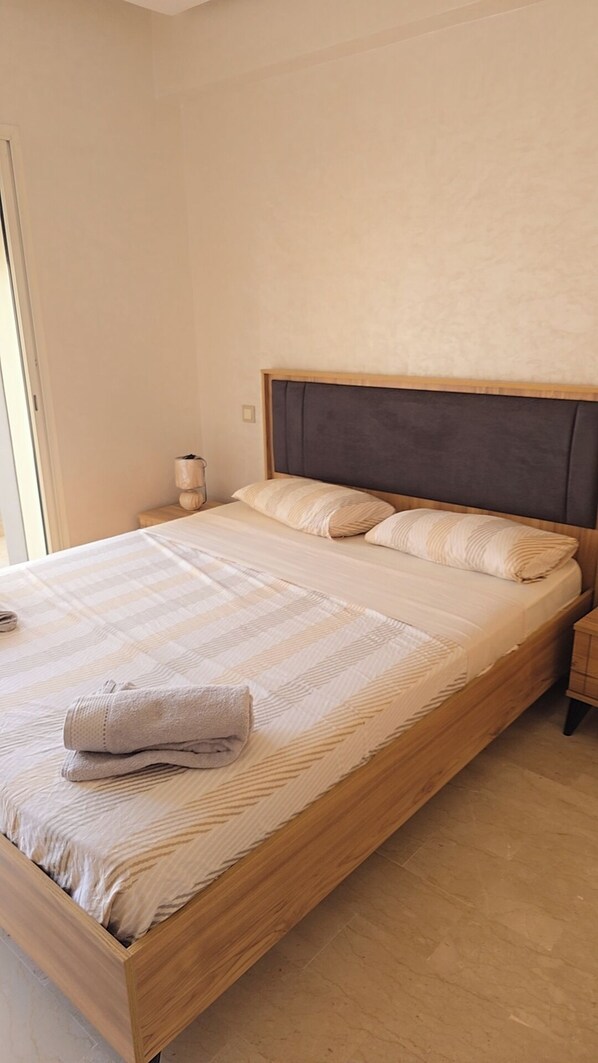 2 bedrooms, iron/ironing board, free WiFi, bed sheets