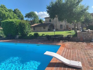 Pool - S.M.IL CASTRO a special place at the foot of the castle of Monteriggioni (Monteriggioni)