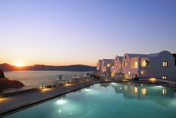 Seasonal outdoor pool - The Duchess (Therasia)