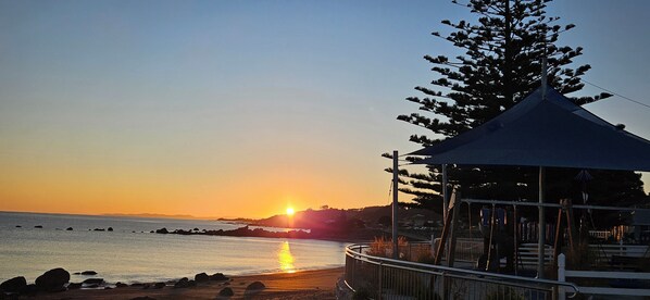 Beach - Penguin Retreat (Penguin)