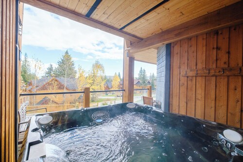 2 Bedroom, 2 Bath Ski in/Out at the base of Red Mtn