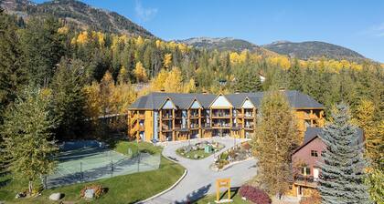 2 Bedroom, 2 Bath Ski in/Out at the base of Red Mtn