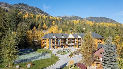 2 Bedroom, 2 Bath Ski in/Out at the base of Red Mtn