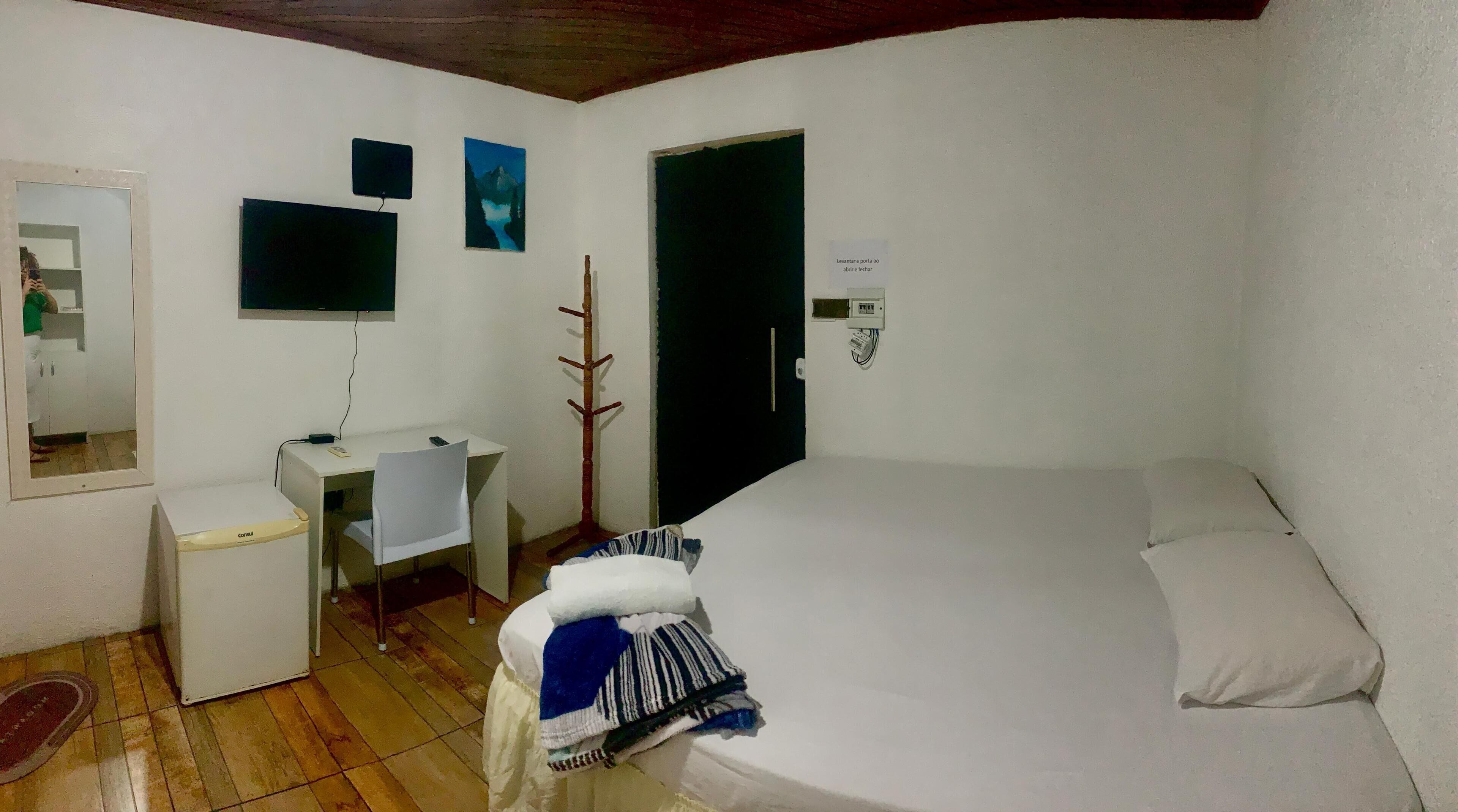 Economy Double Room | Free minibar, free WiFi, bed sheets