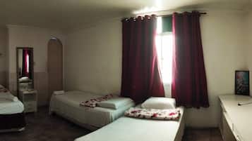 Family Quadruple Room | Free minibar, free WiFi, bed sheets