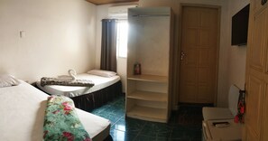 Minibar con artículos gratuitos, wifi gratis y ropa de cama 